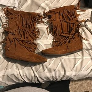 Minnetonka fringe boots